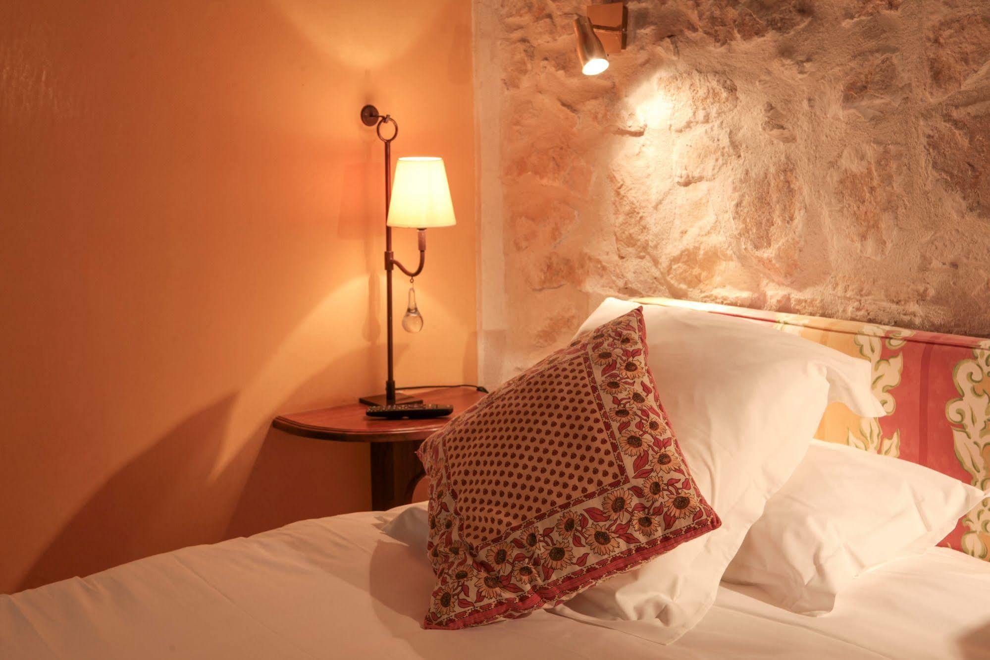 Auberge De Noves Domaine Du Deves Ngoại thất bức ảnh